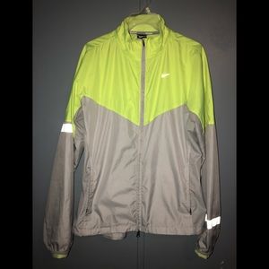 Women Nike Windbreak Jacket**SOLD ON MERCARIII**